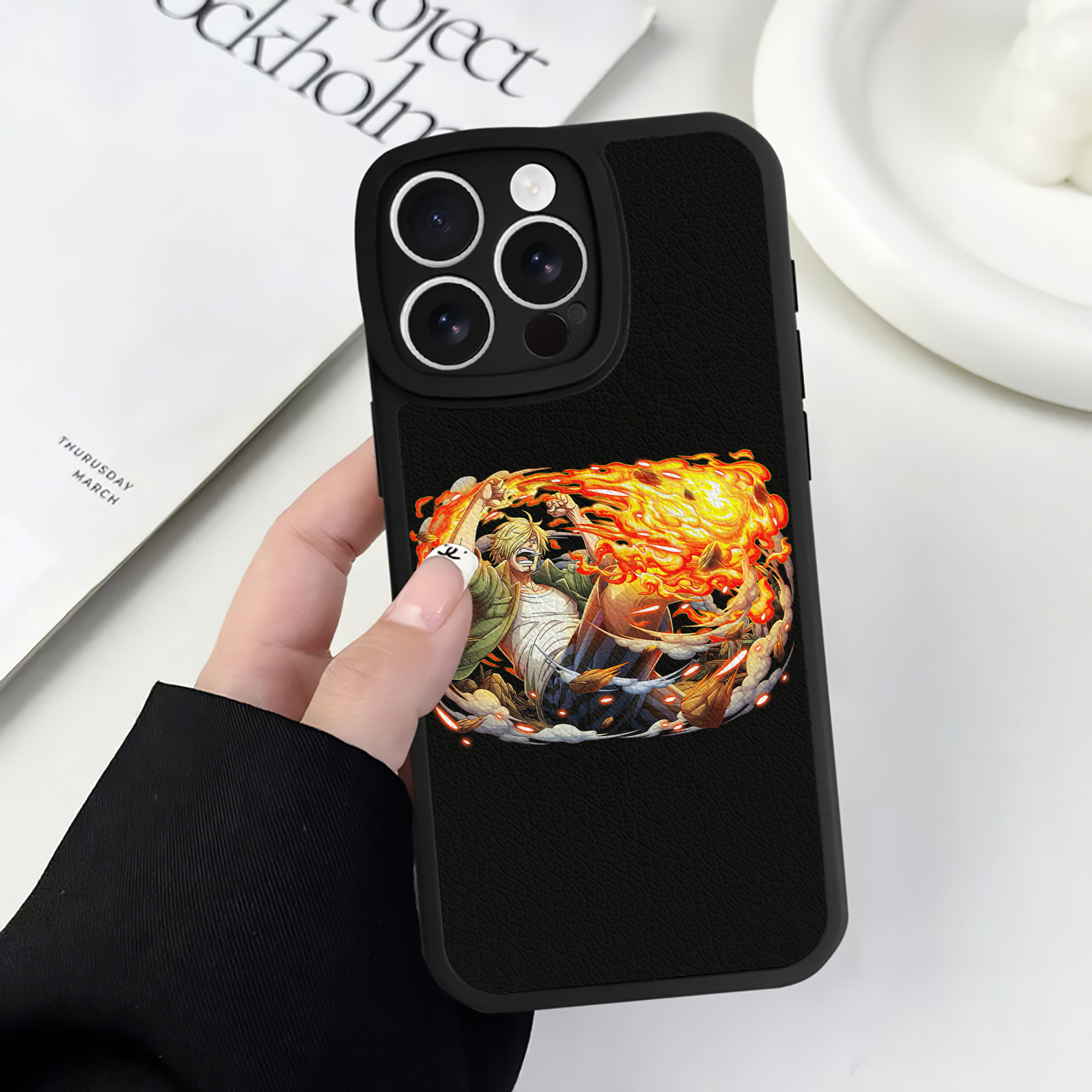 （画像用） ワンピース サンジ ONE PIECE Sanji 【iPhone 16シリーズ対応】シリコンスマホケース（レザー調） 材質：シリコン